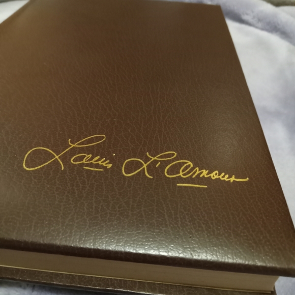 1983 Faux Leather Hardcover Law of the Desert Born by Louis L'Amour - Picture 3 of 14